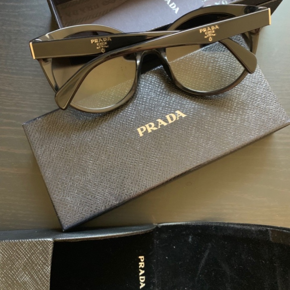 NEW PRADA black classic sunglasses - Picture 7 of 11